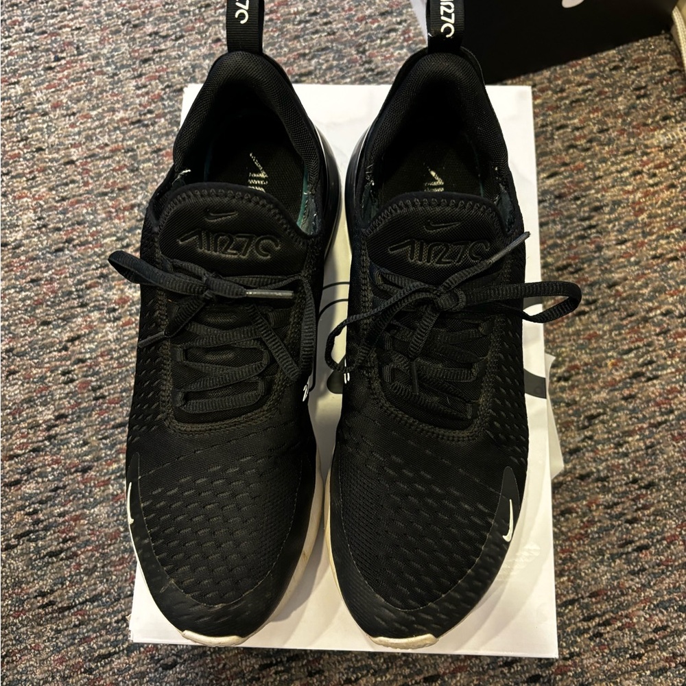 Nike Men’s Air Max 270 size 11 Black